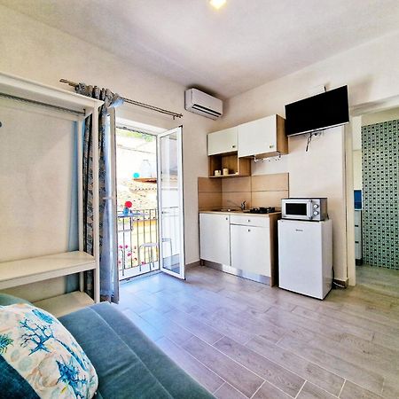 Casa Vacanze A&G Кастелламмаре-дель-Гольфо Екстер'єр фото
