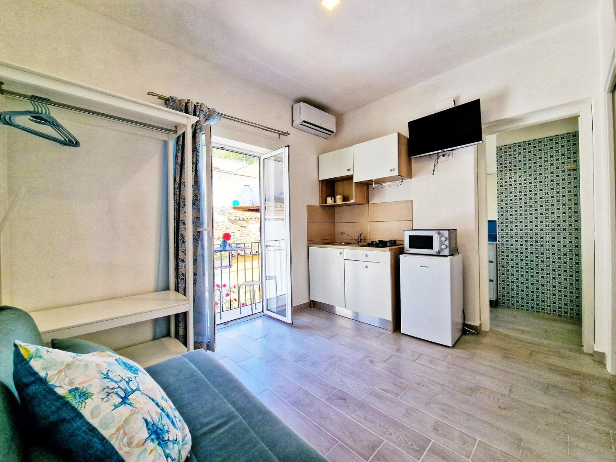 Casa Vacanze A&G Кастелламмаре-дель-Гольфо Екстер'єр фото