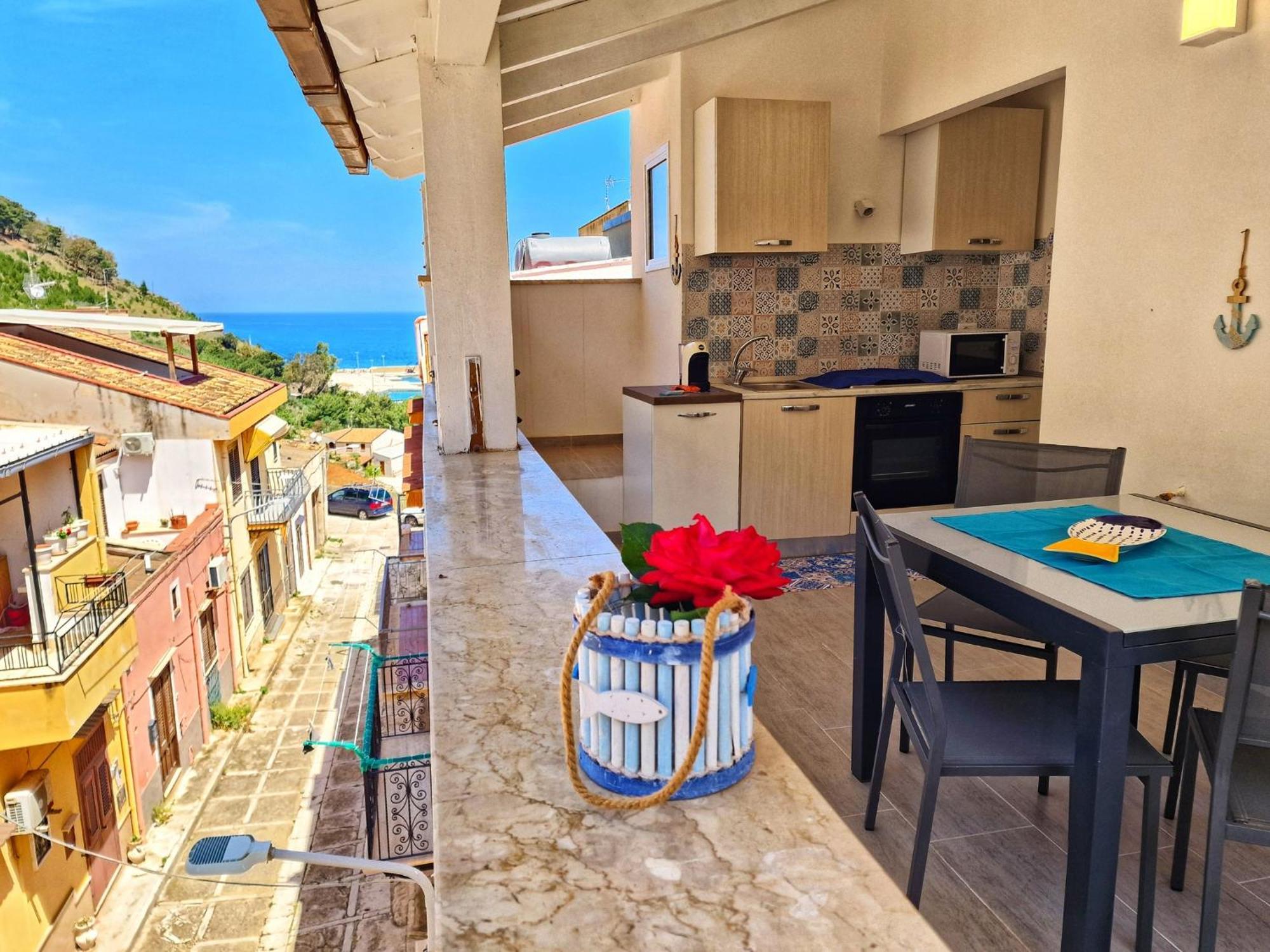 Casa Vacanze A&G Кастелламмаре-дель-Гольфо Екстер'єр фото